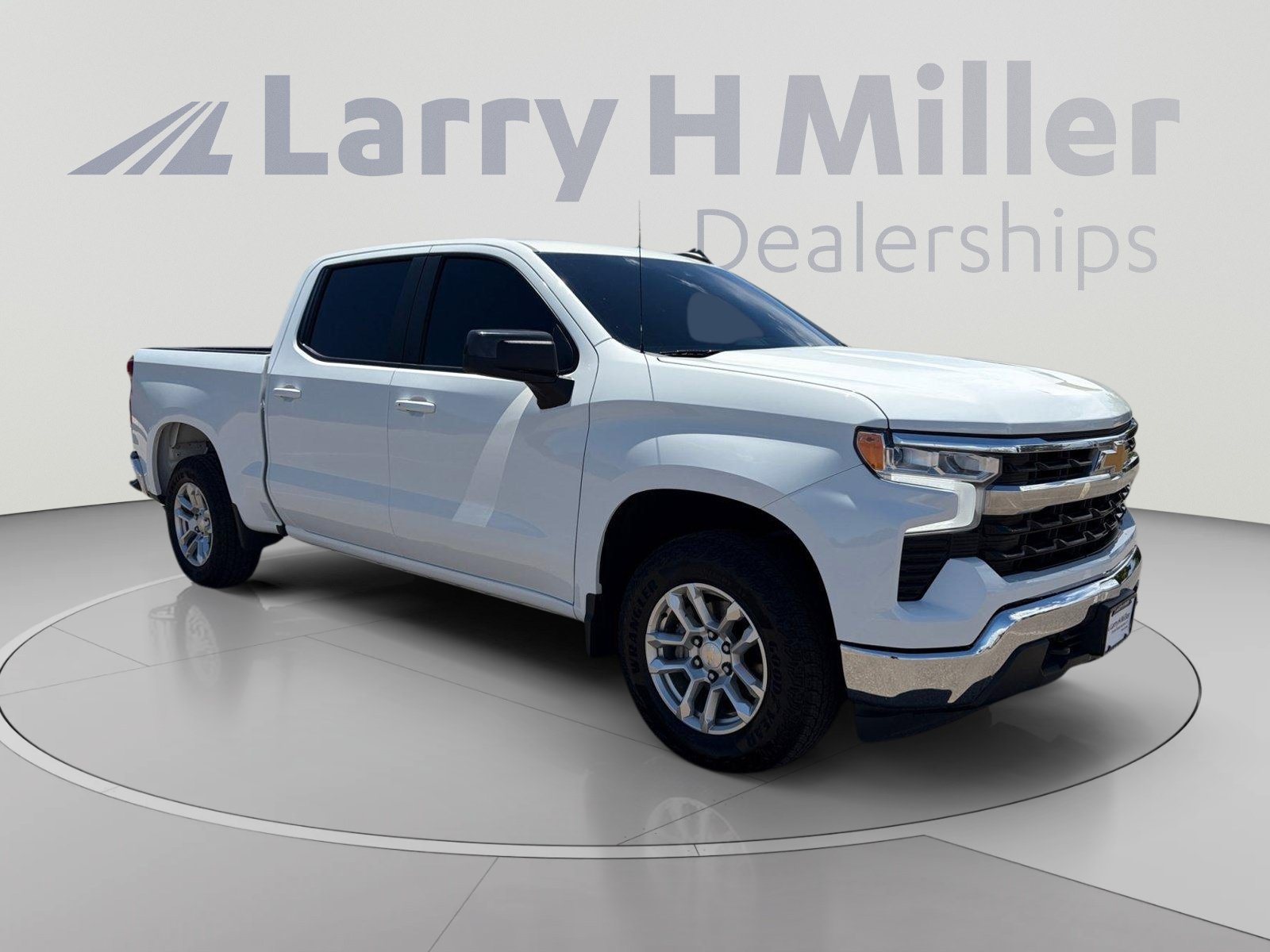 Used 2023 Chevrolet Silverado 1500 LT AWD/4WD image 8