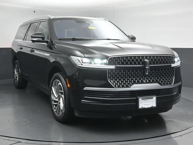 Certified 2025 Lincoln Navigator L Reserve AWD/4WD image 6
