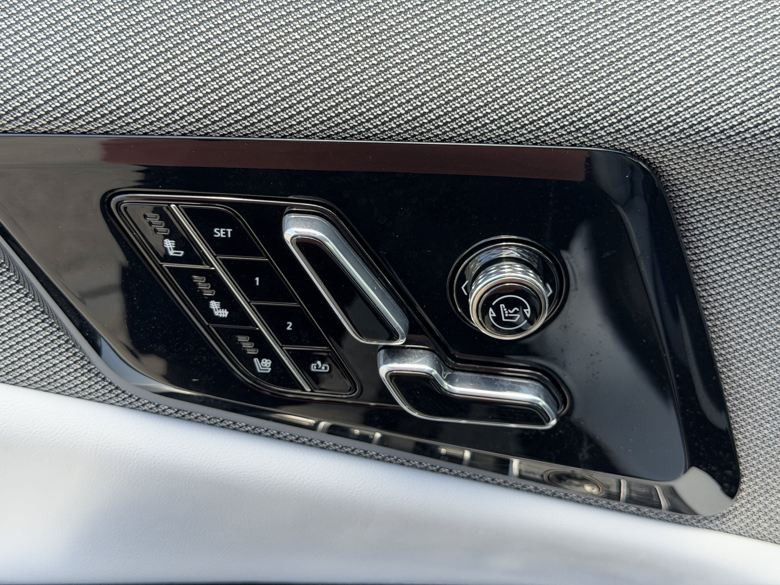 New 2026 Cadillac Optiq Luxury 2 RWD image 19