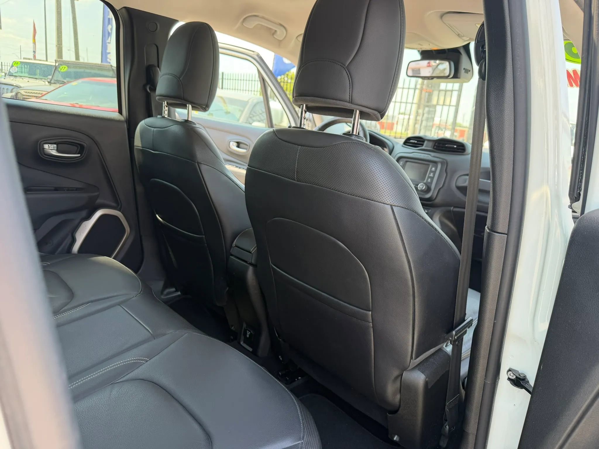 Used 2015 Jeep Renegade Limited AWD/4WD image 12