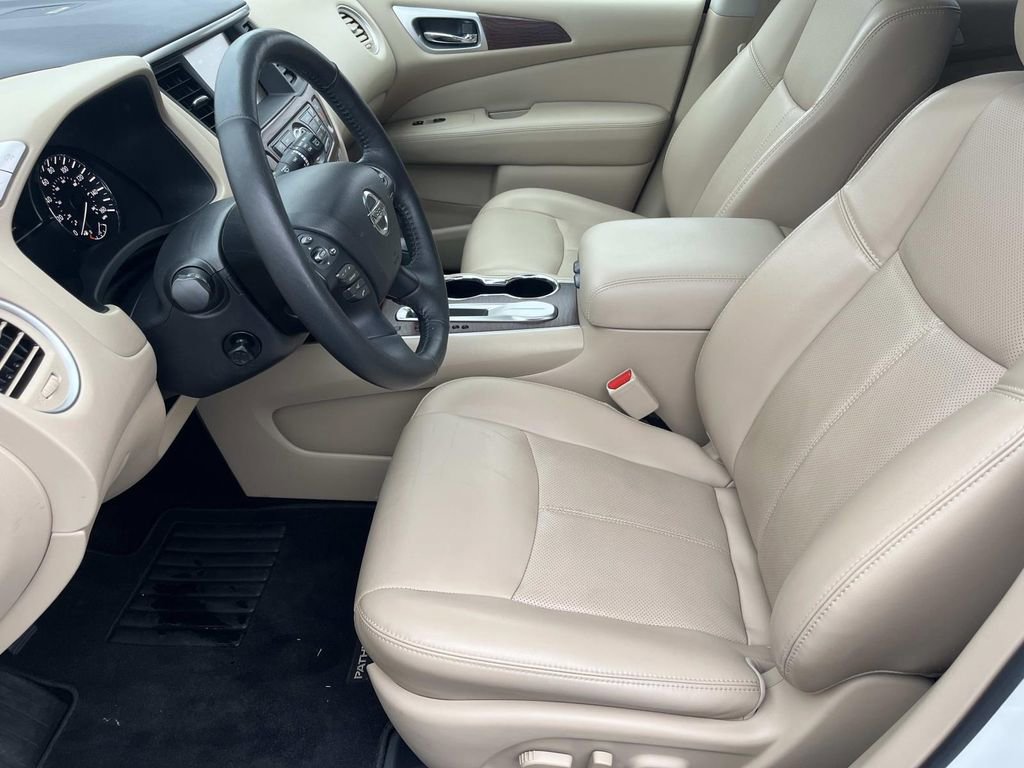 Used 2019 Nissan Pathfinder Platinum image 12