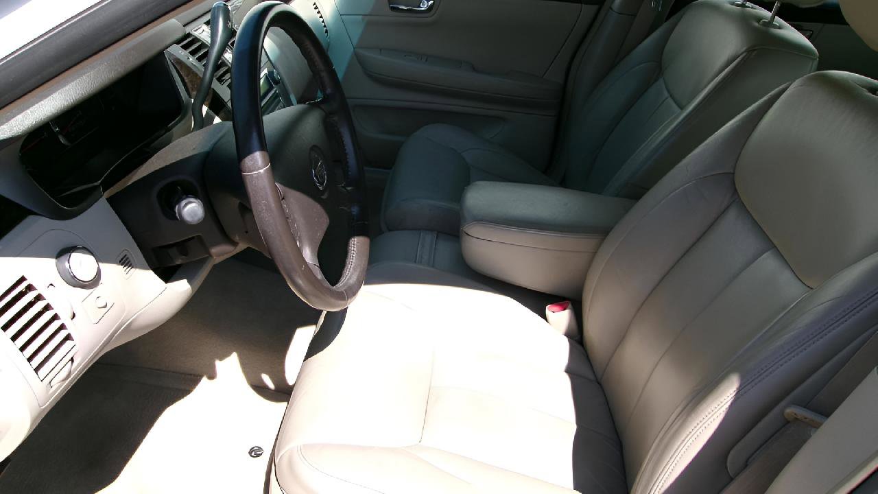 Used 2011 Cadillac DTS image 13