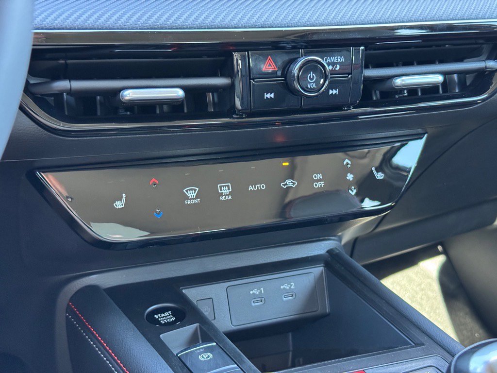 New 2026 Nissan Kicks SR w/ SR Premium Package FWD image 18