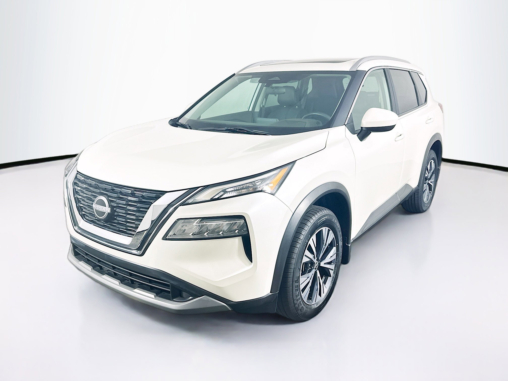 Used 2023 Nissan Rogue SV w/ SV Premium B Package FWD image 3