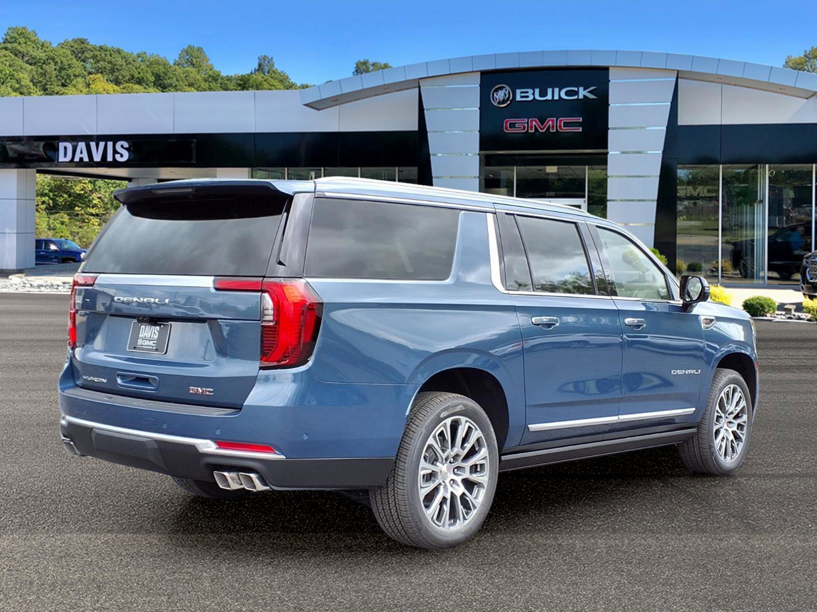 New 2026 GMC Yukon XL Denali image 4