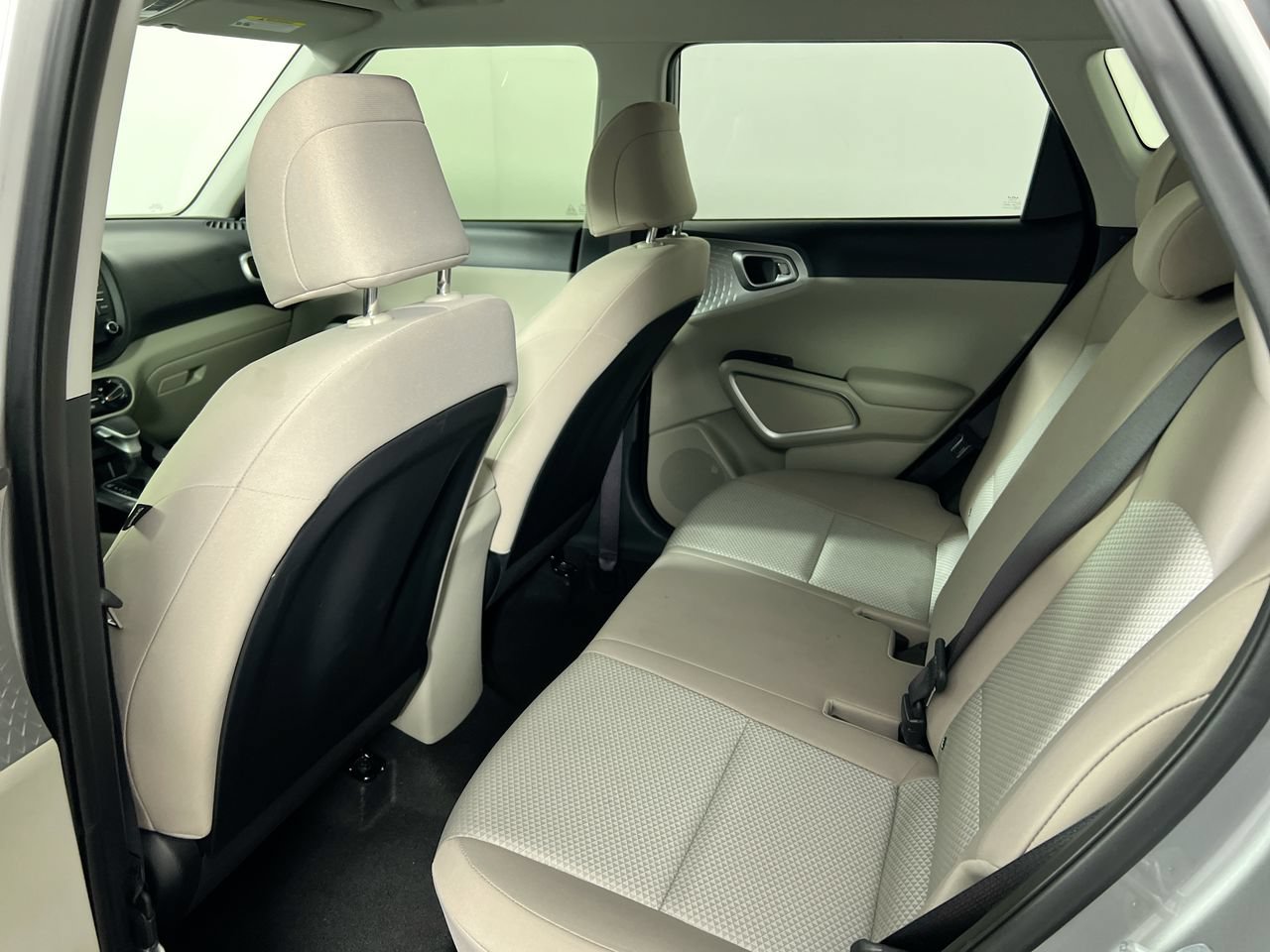 Used 2023 Kia Soul LX w/ LX Technology Package FWD image 27