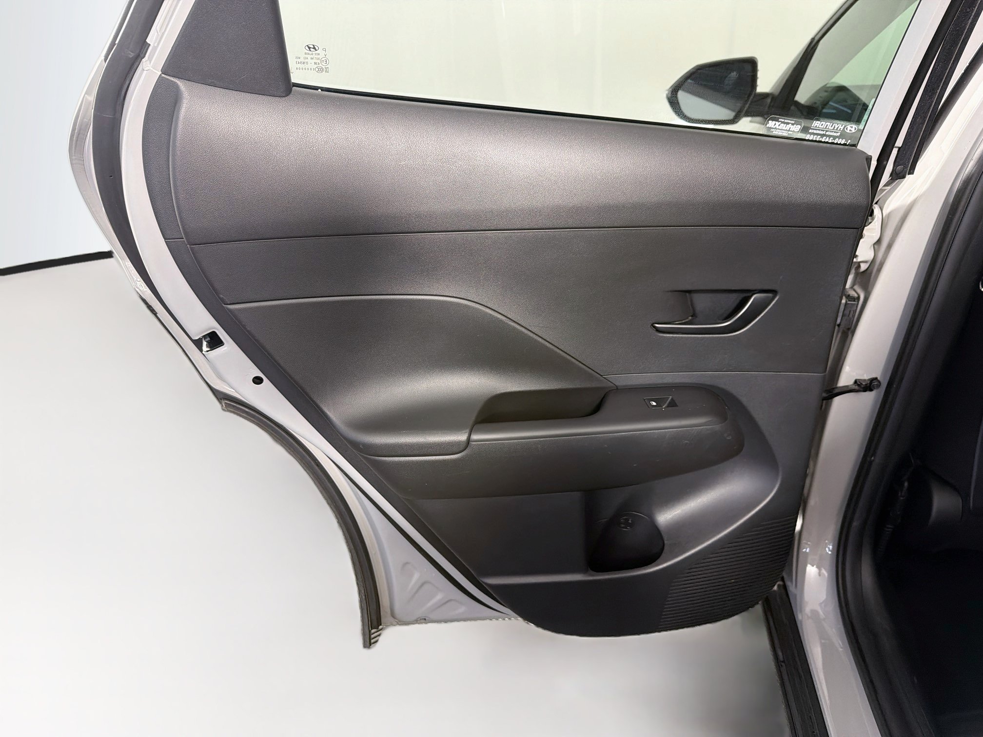 Used 2025 Hyundai Kona SEL FWD image 26
