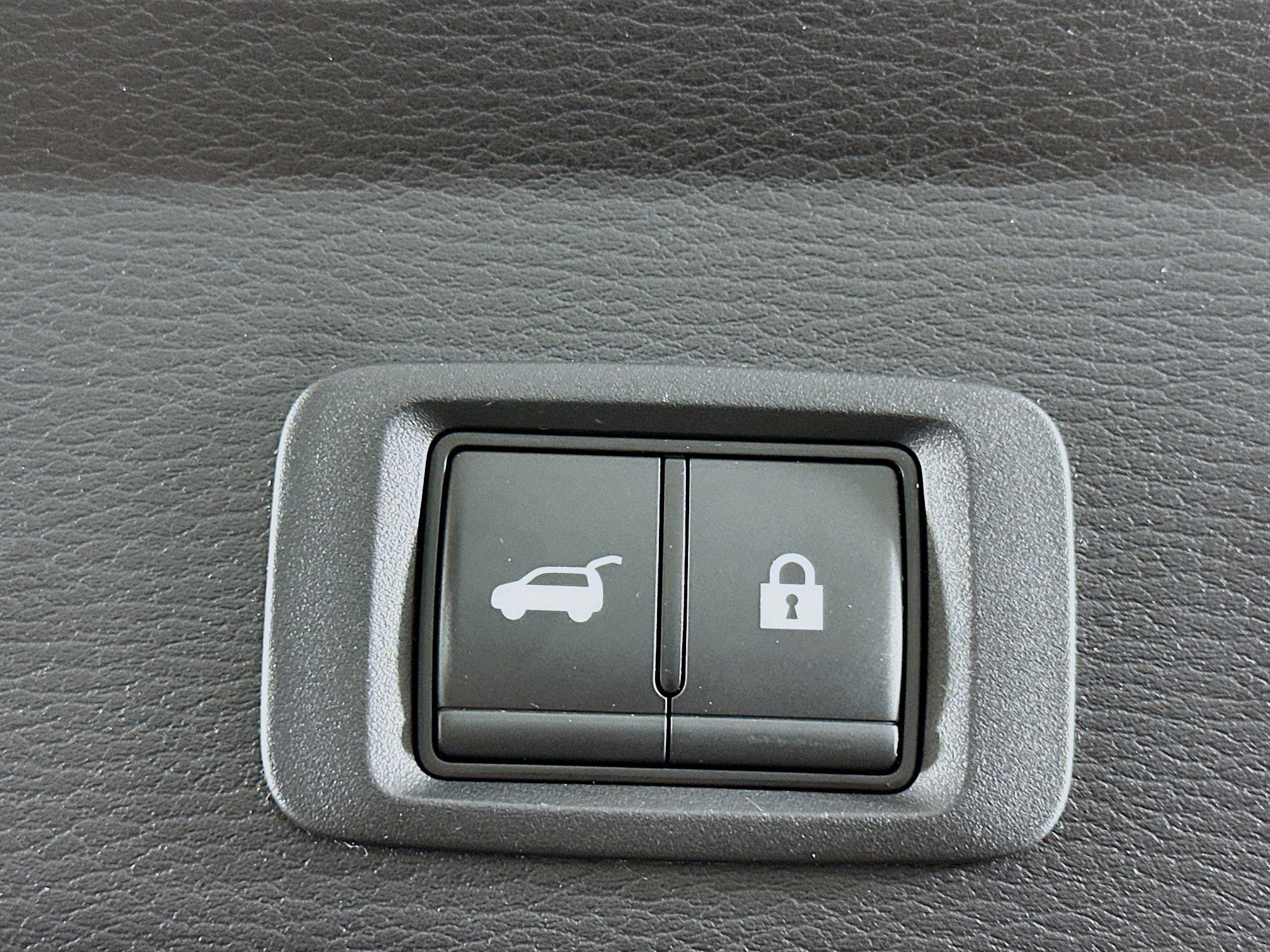 Used 2023 Mitsubishi Outlander SE image 31