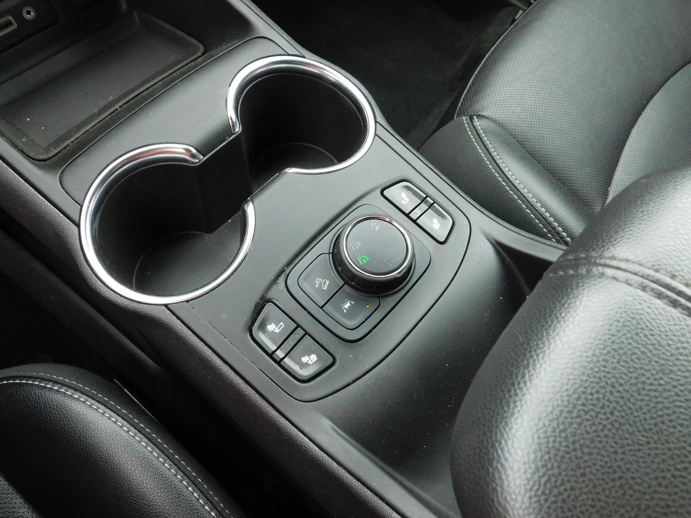 Used 2024 GMC Terrain SLT AWD/4WD image 20