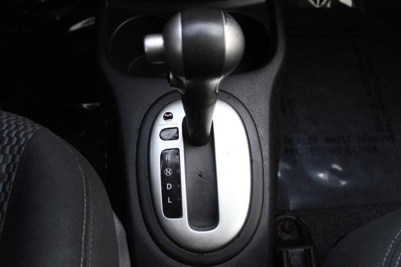 Used 2015 Nissan Versa Note SV FWD image 18