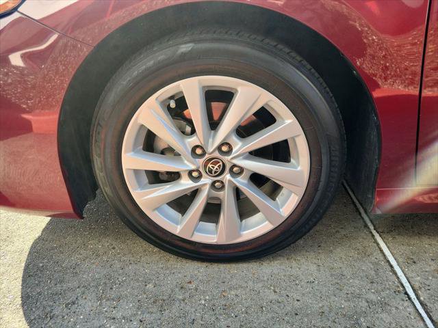 Certified 2022 Toyota Camry LE image 28