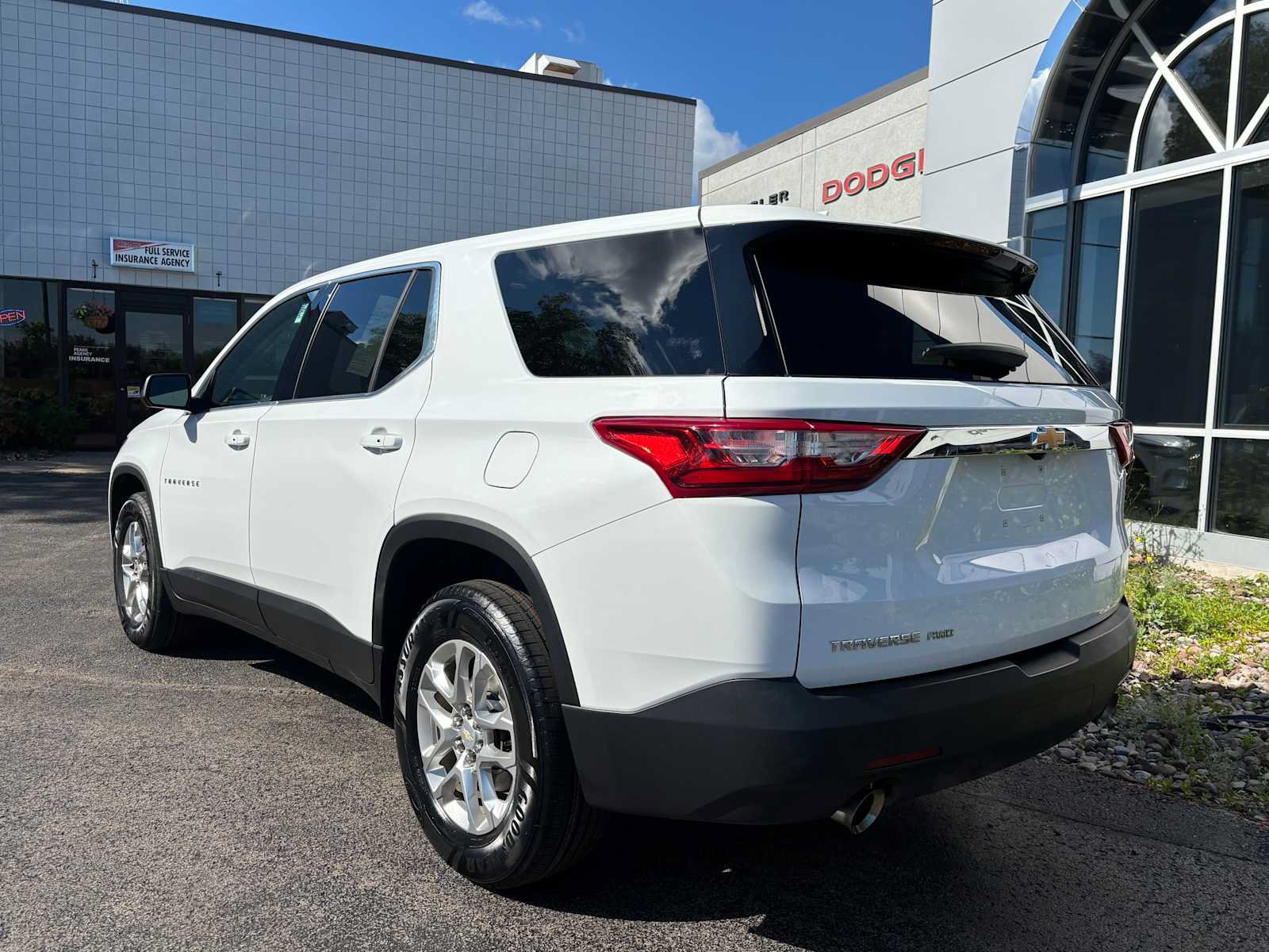 Used 2021 Chevrolet Traverse LS AWD/4WD image 4