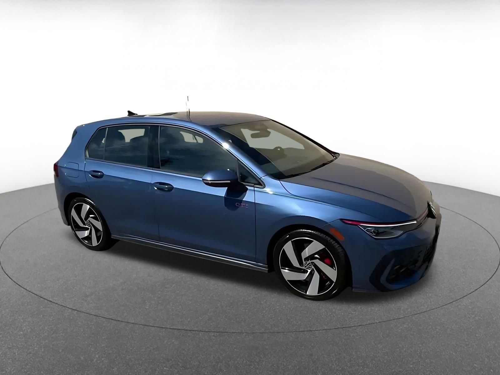 Used 2026 Volkswagen Golf S FWD image 2