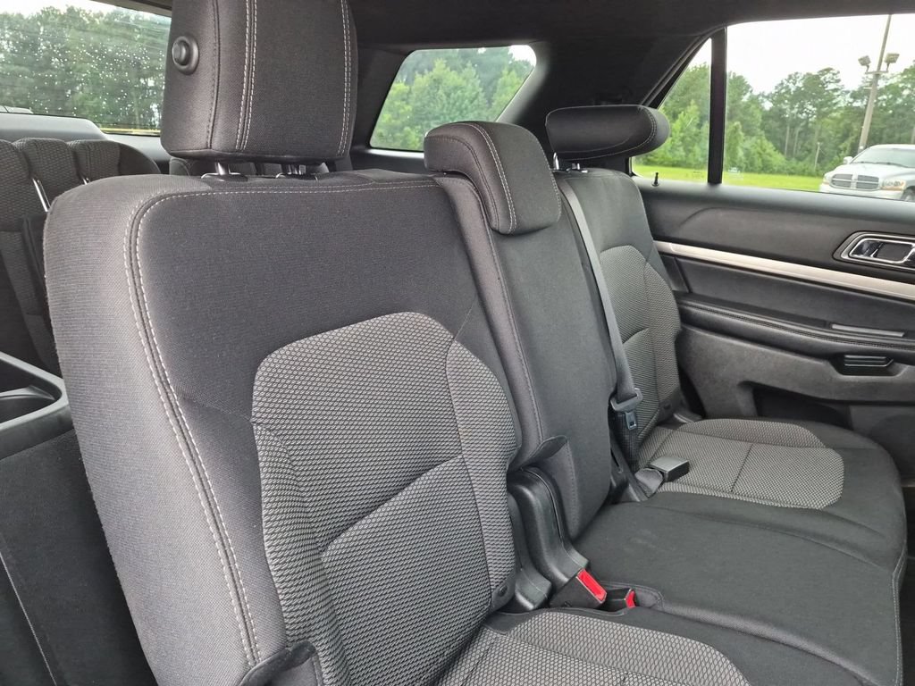 Used 2018 Ford Explorer XLT FWD image 33