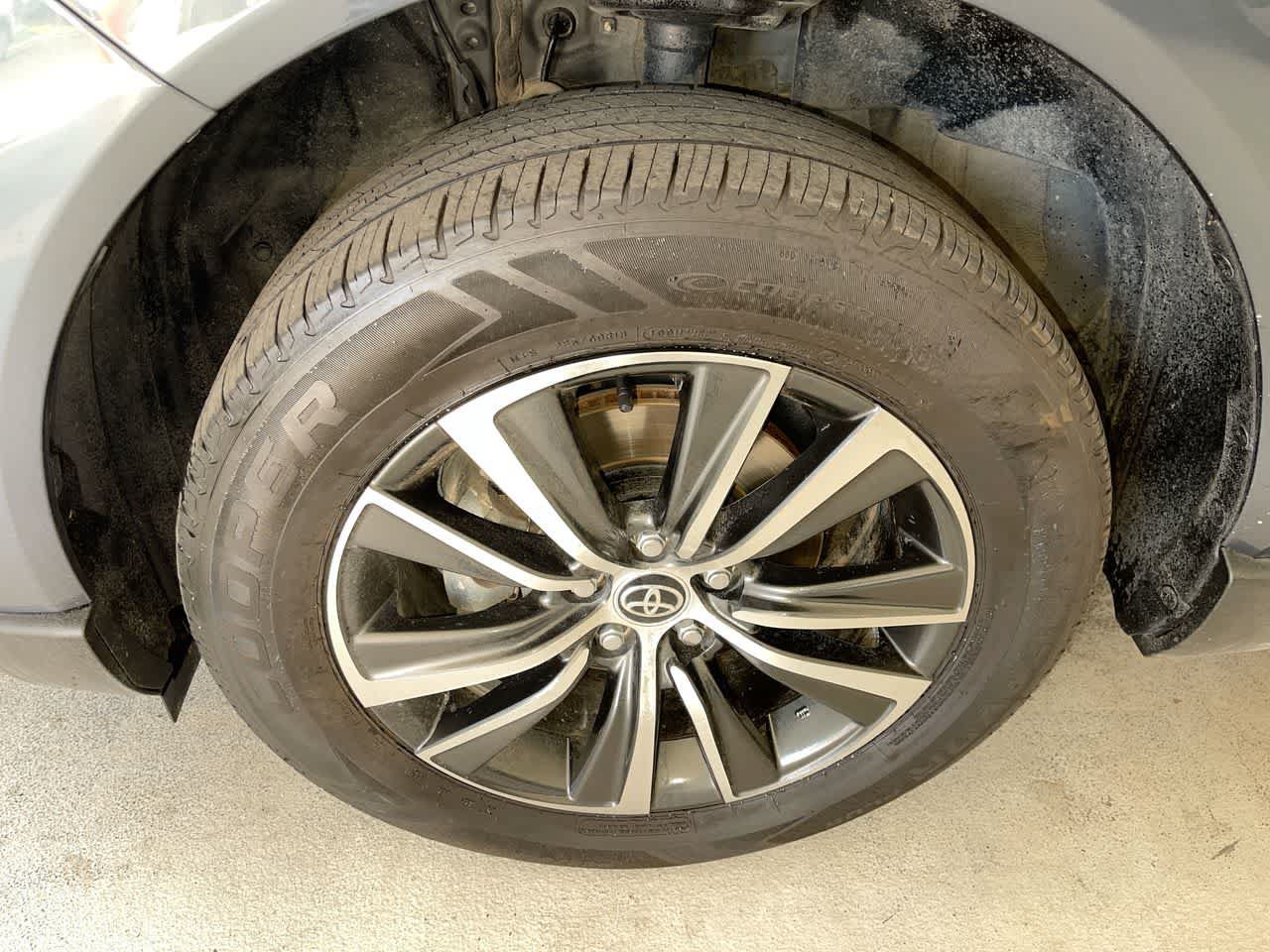 Used 2024 Toyota Venza LE AWD/4WD image 10