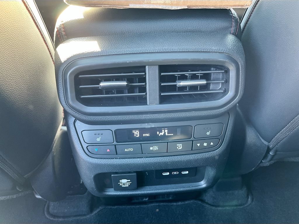 Used 2025 Honda Pilot Black Edition image 27