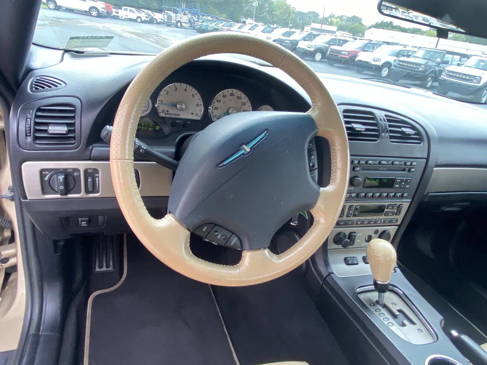 Used 2005 Ford Thunderbird image 10