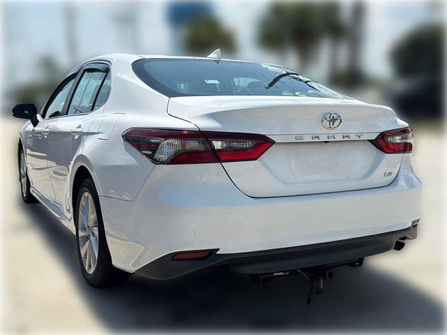 Used 2021 Toyota Camry LE FWD image 3