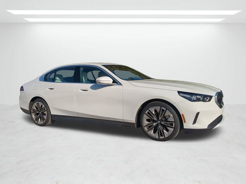 New 2026 BMW 530i w/ Premium Package image 2