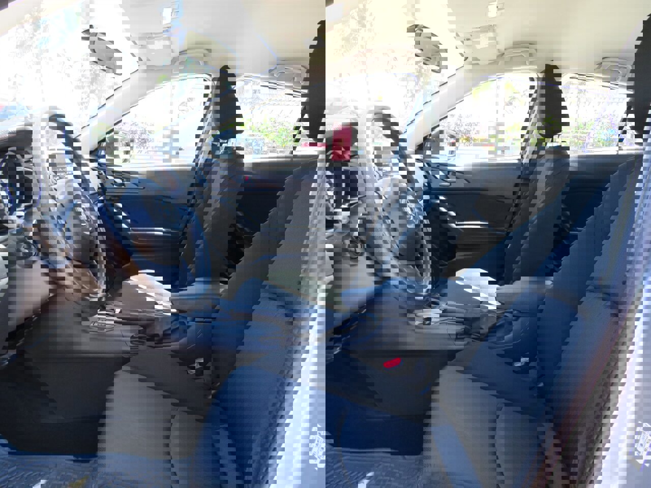 Used 2015 MAZDA MAZDA3 i SV image 12