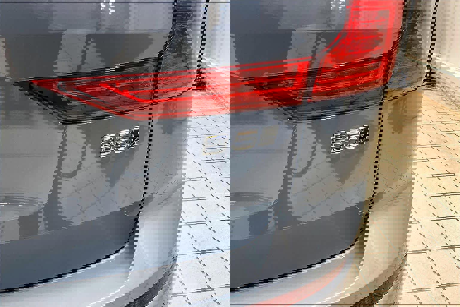 Used 2024 Volvo XC60 B5 Plus image 10