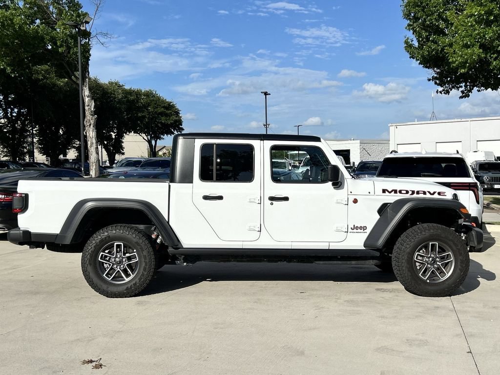 Used 2026 Jeep Gladiator Mojave AWD/4WD image 3