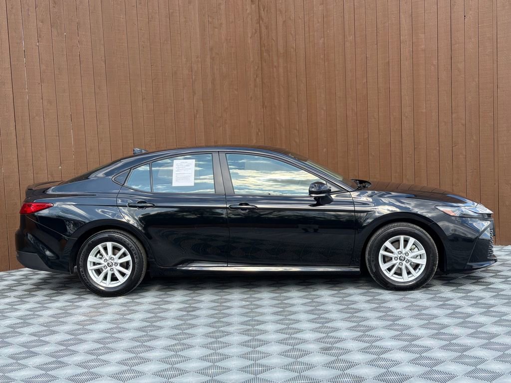Used 2025 Toyota Camry LE w/ Convenience Package image 13