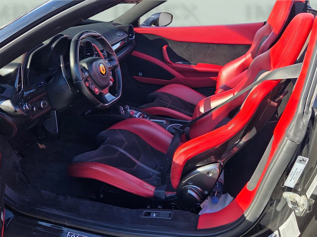 Used 2013 Ferrari 458 Spider image 15