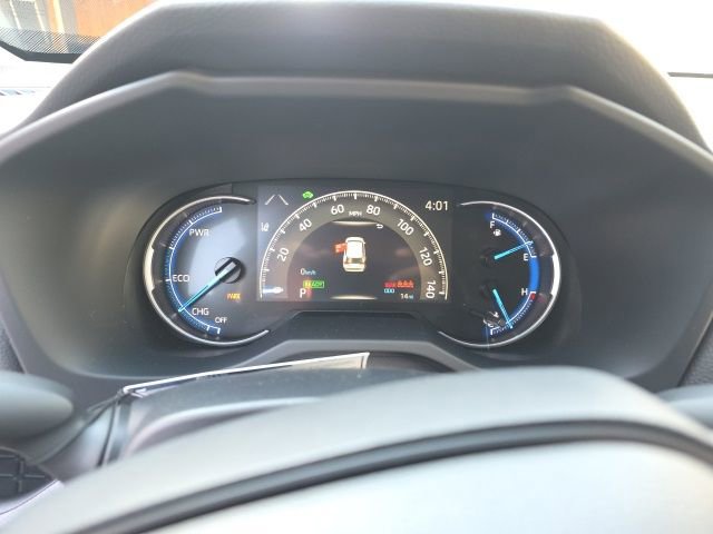 Used 2025 Toyota RAV4 LE image 16