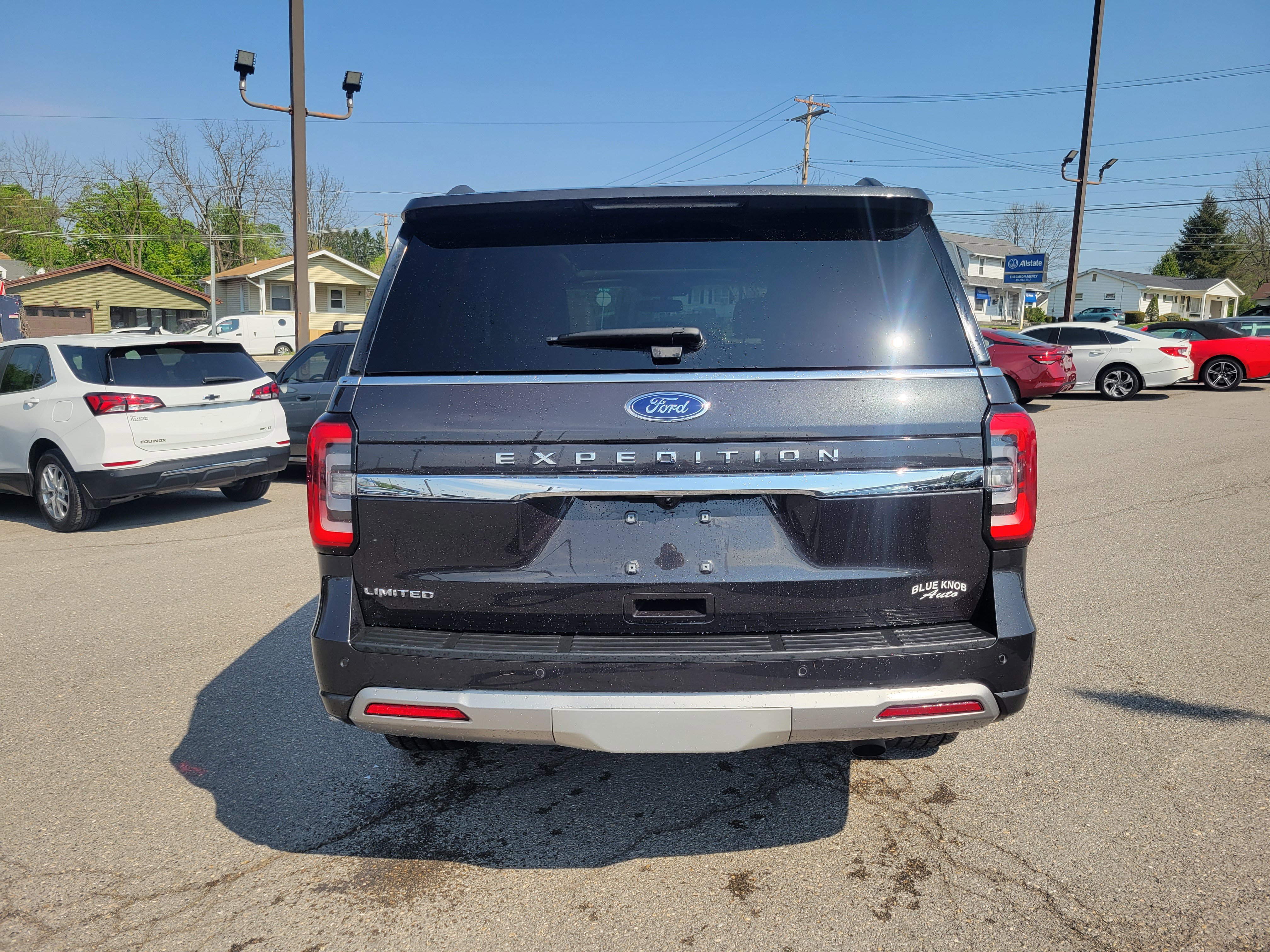 Used 2023 Ford Expedition Limited AWD/4WD image 3