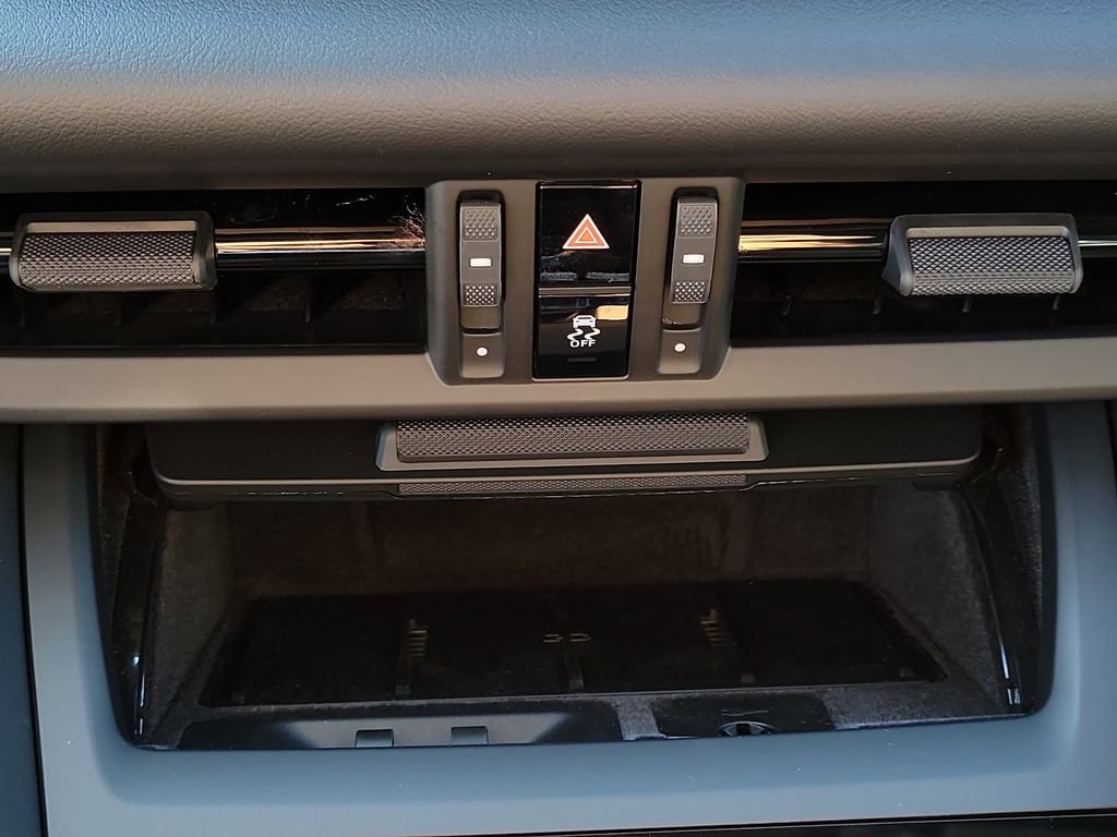 New 2026 Porsche Macan Electric image 31