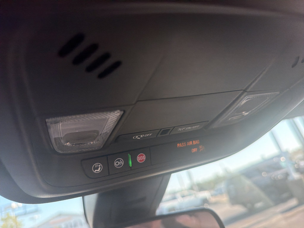 Used 2022 Chevrolet Traverse LS FWD image 21