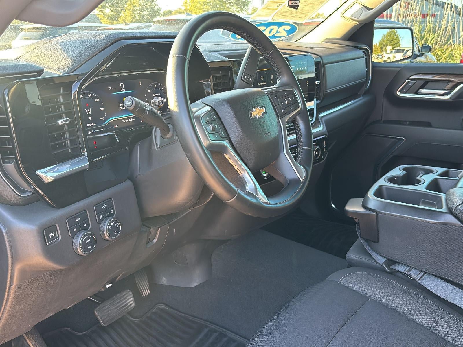 Used 2023 Chevrolet Silverado 1500 LT AWD/4WD image 12