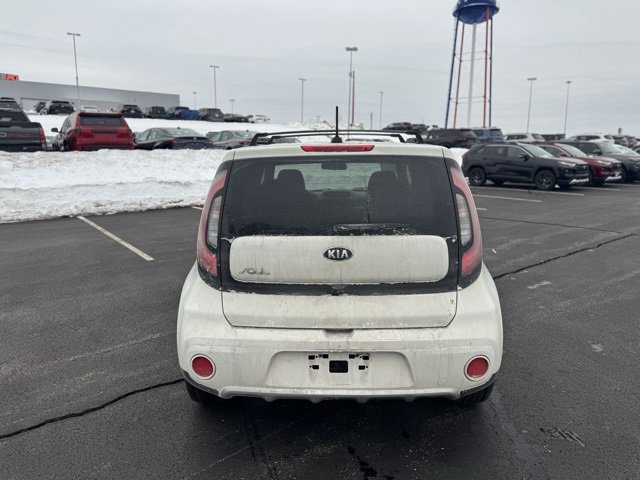 Used 2017 Kia Soul + image 4