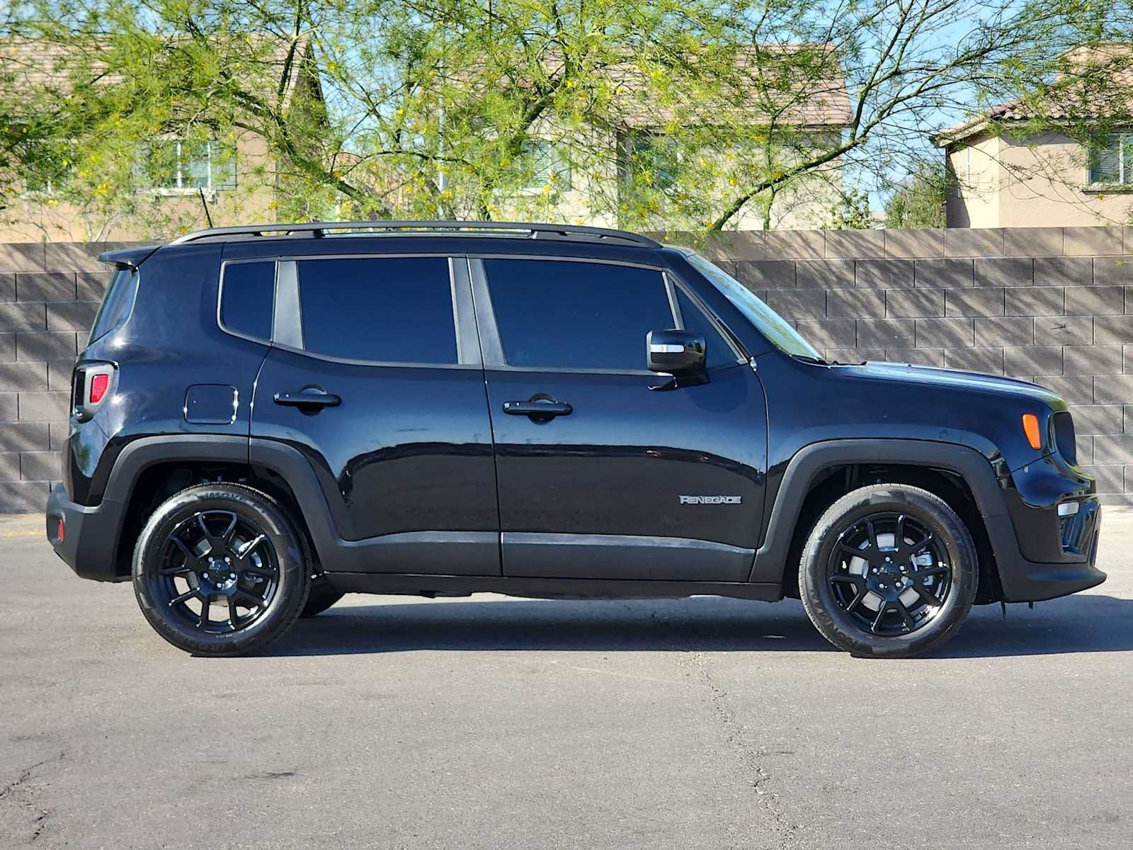 Used 2020 Jeep Renegade Altitude FWD image 9