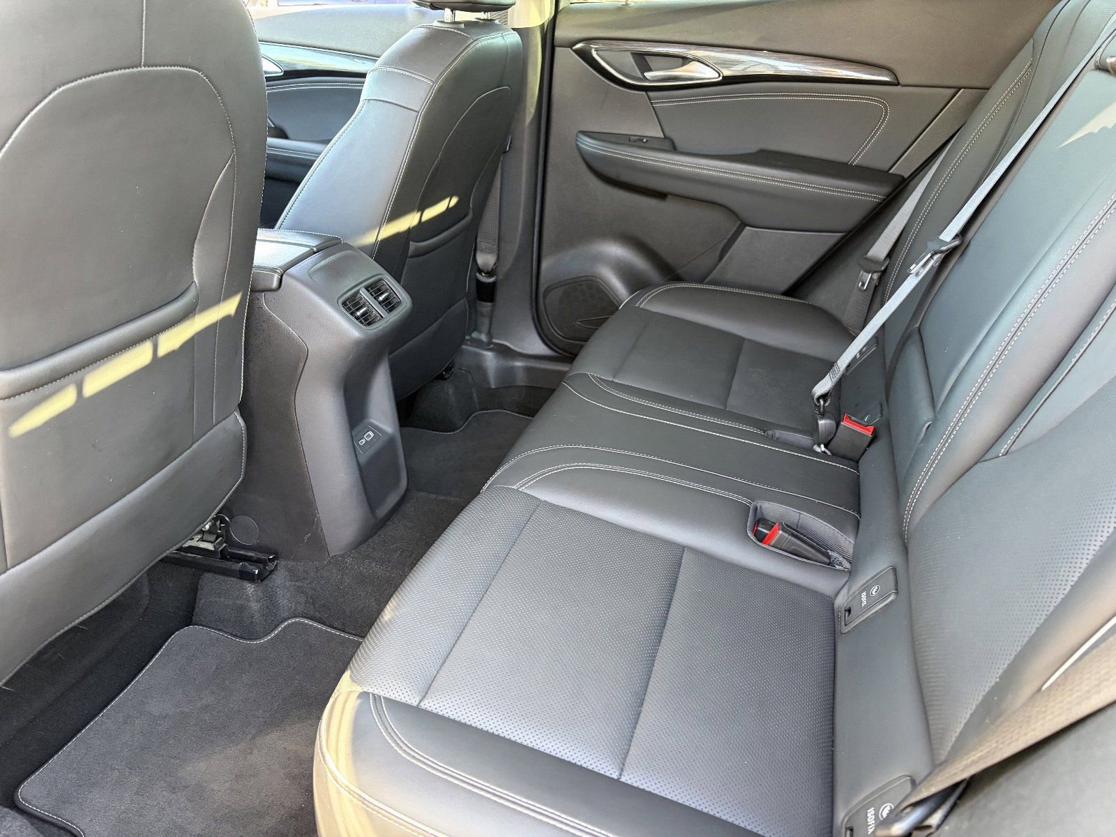 Certified 2022 Buick Envision Essence w/ Technology Package I FWD image 18