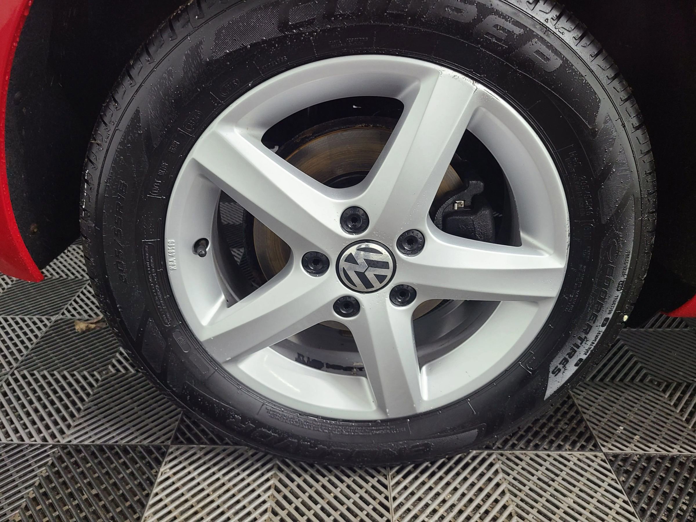 Used 2018 Volkswagen Golf SE image 16