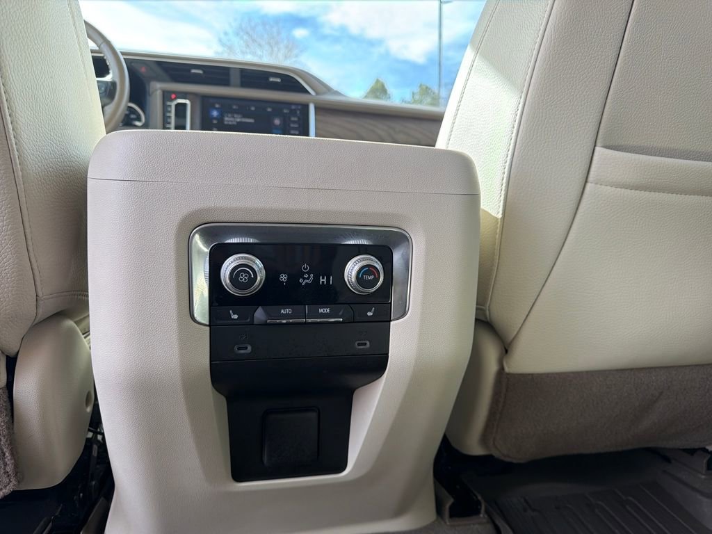 Used 2021 GMC Yukon Denali w/ Advanced Technology Package image 24