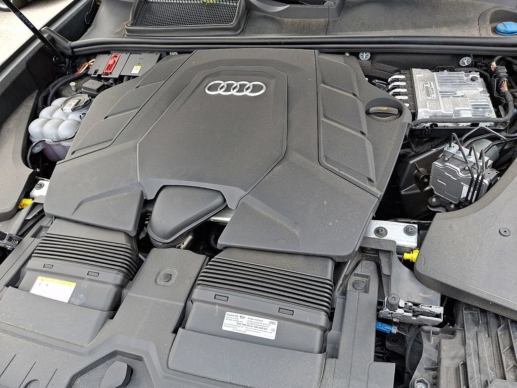 Certified 2025 Audi Q8 Premium Plus w/ Premium Plus Package AWD/4WD image 30