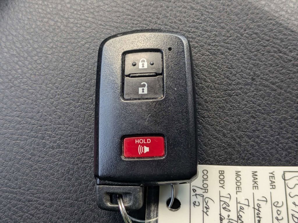 Used 2021 Toyota Tacoma TRD Off-Road w/ Technology Package RWD image 33