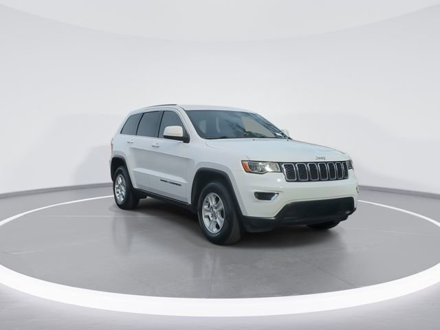 Used 2017 Jeep Grand Cherokee Laredo image 2