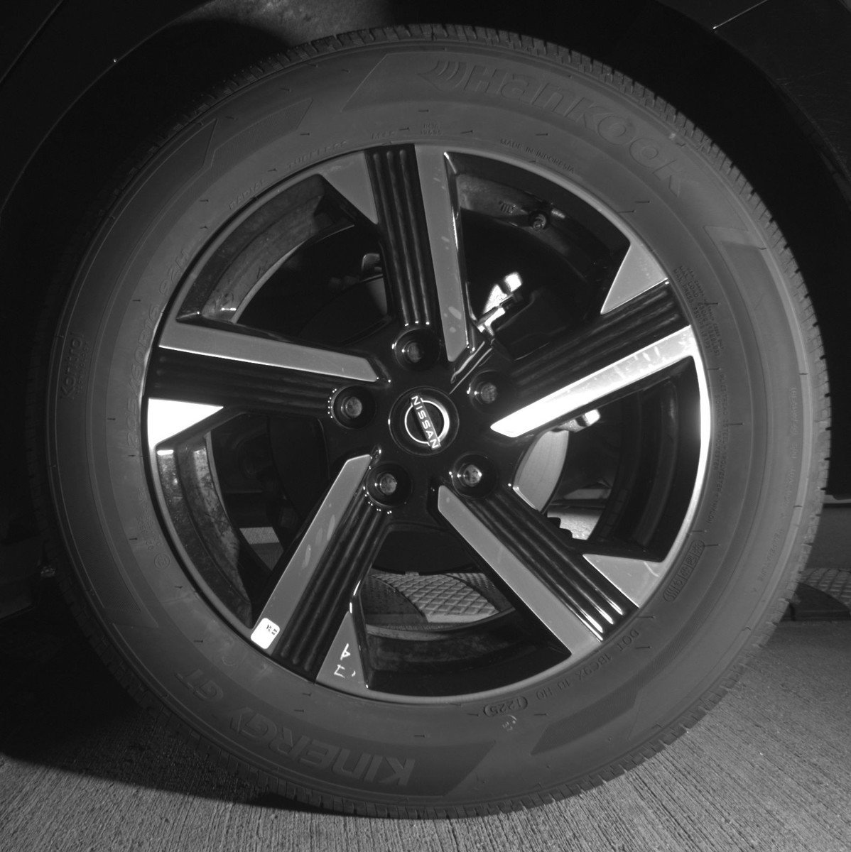 Used 2025 Nissan Sentra SV image 14