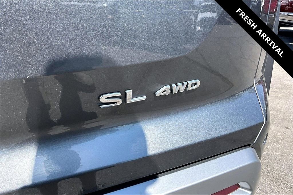Used 2022 Nissan Pathfinder SL AWD/4WD image 23