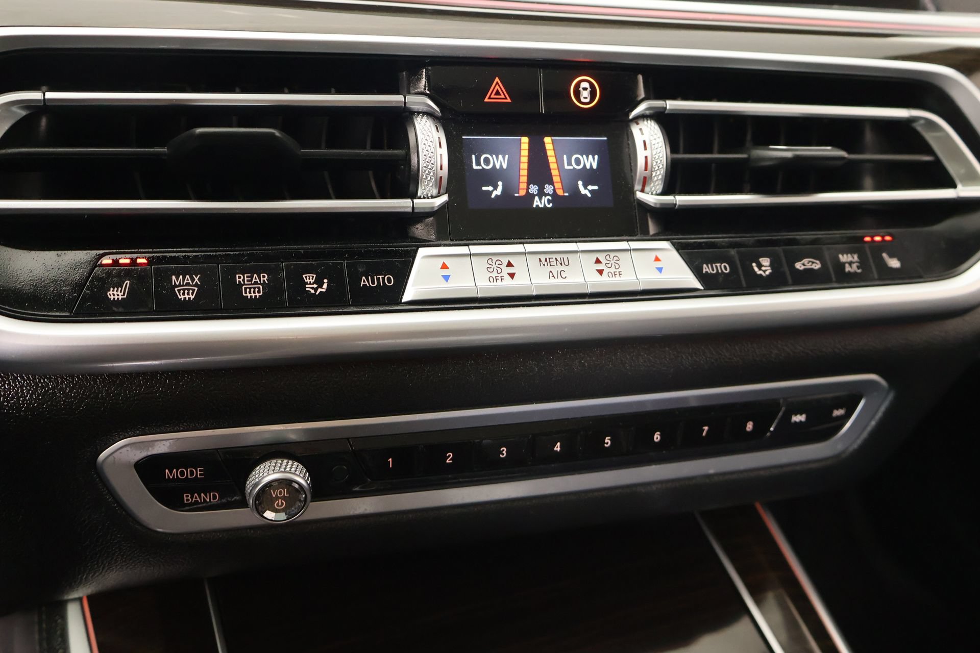 Used 2019 BMW X5 xDrive40i w/ M Sport Package AWD/4WD image 8
