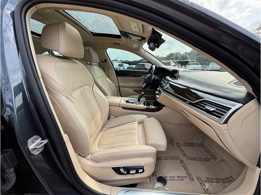 Used 2016 BMW 750i RWD image 47