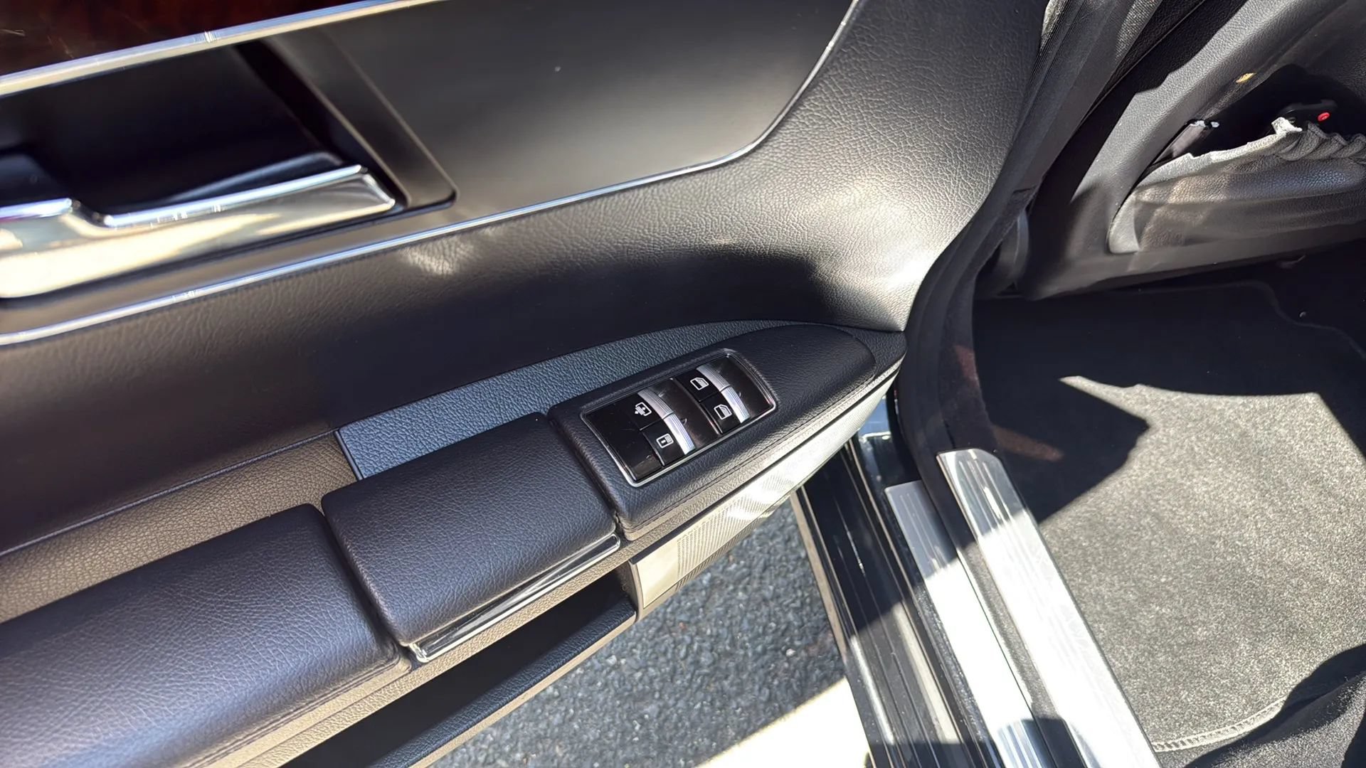 Used 2011 Mercedes-Benz S 550 4MATIC image 36