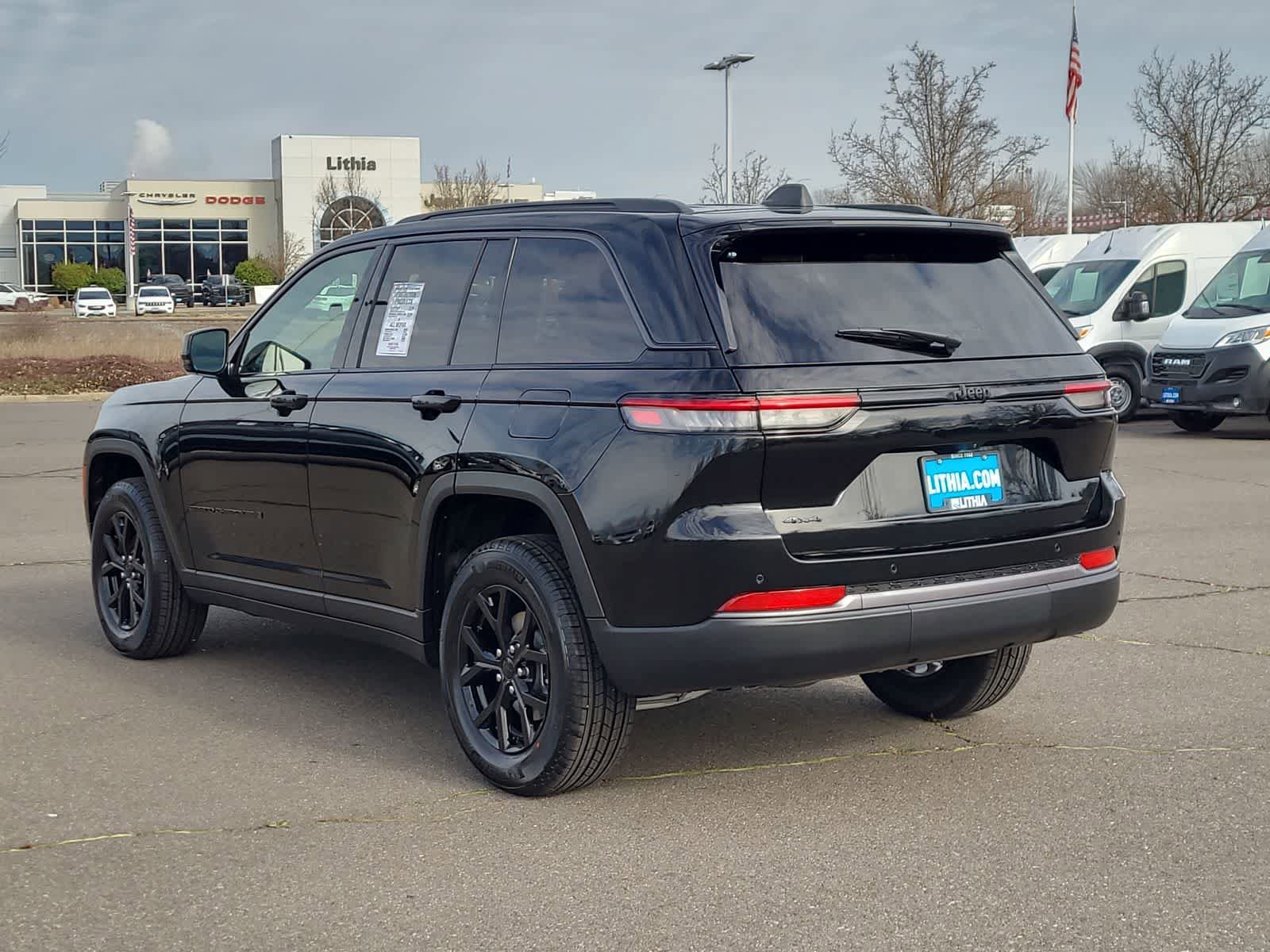 New 2026 Jeep Grand Cherokee Altitude AWD/4WD image 12