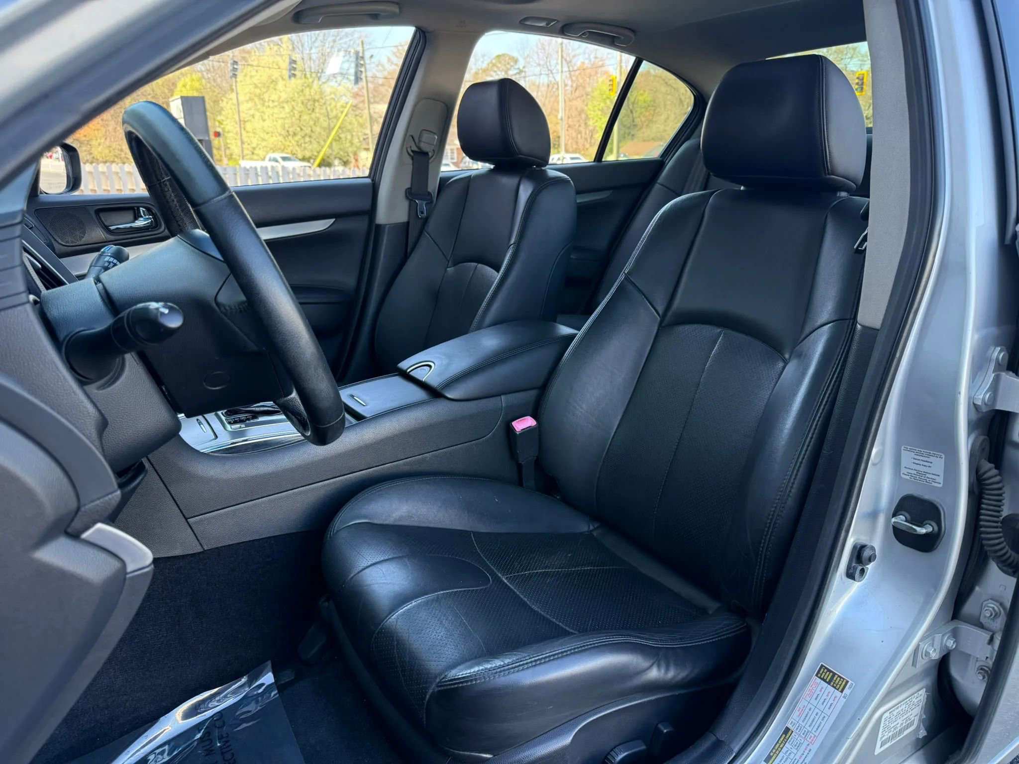 Used 2015 INFINITI Q40 AWD w/ Navigation Package image 28