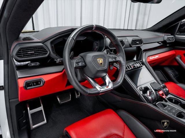 Used 2022 Lamborghini Urus AWD/4WD image 24