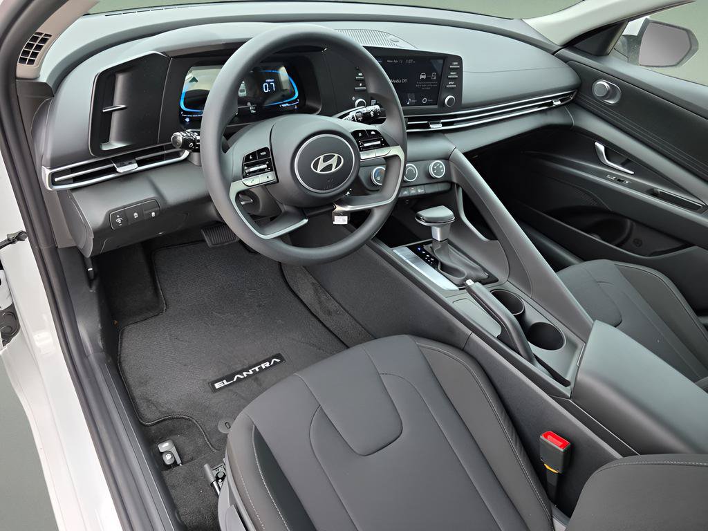 New 2026 Hyundai Elantra SE FWD image 13